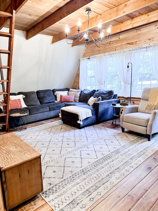 Cozy Woodland A-Frame Cabin — Sleeps 6 Guests