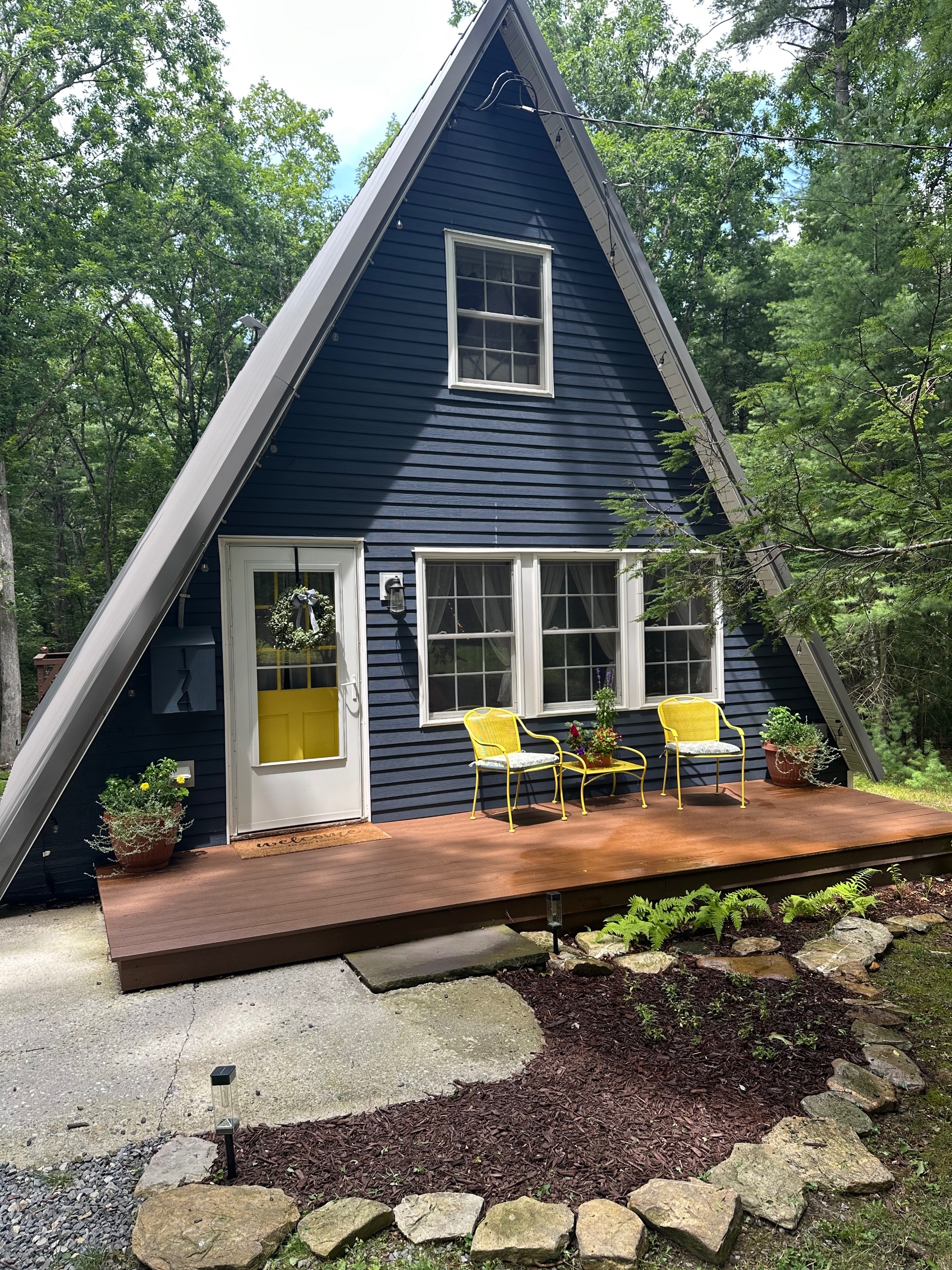 Cozy Woodland A-Frame Cabin — Sleeps 6 Guests