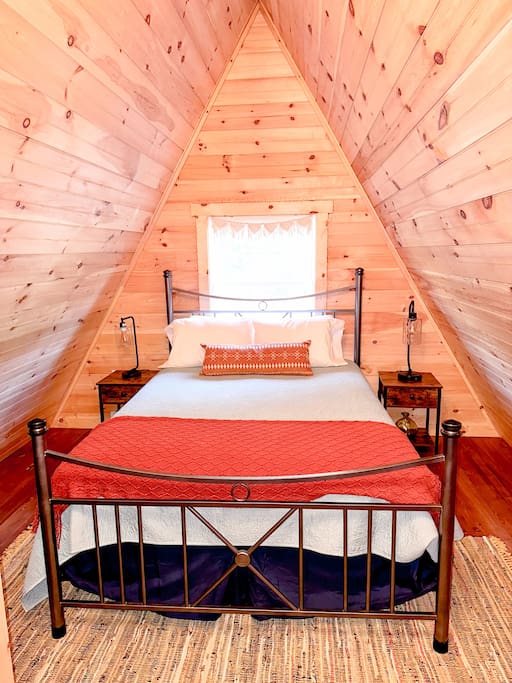Cozy Woodland A-Frame Cabin — Sleeps 6 Guests