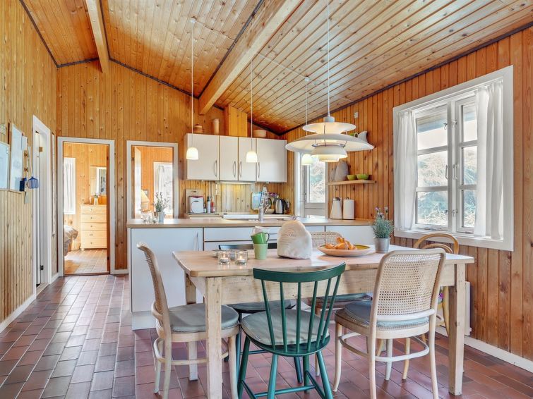 solunka-100m-from-the-sea/