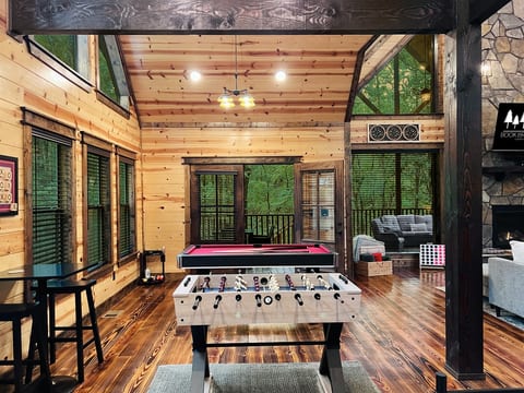 AGAPE CREEK CABIN