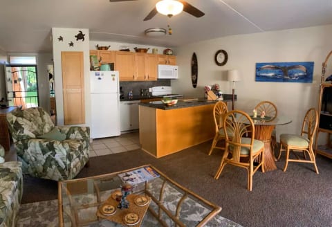 Kitchen dining area with pantry