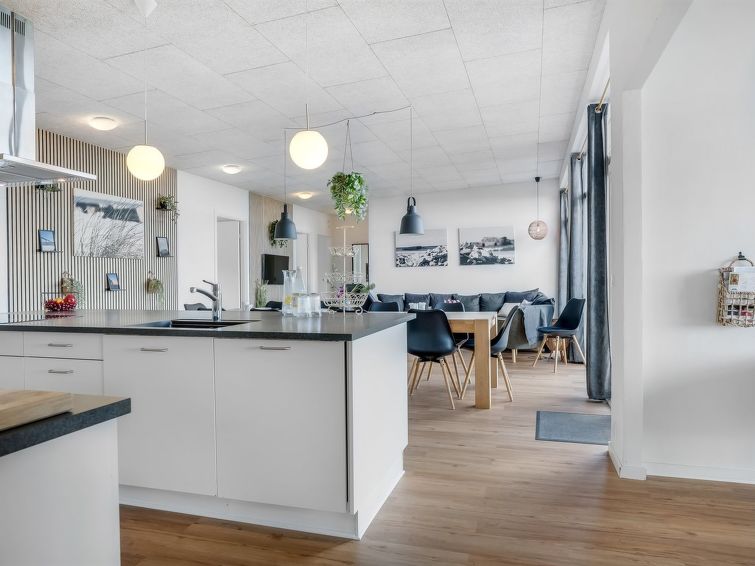 eloise-50m-to-the-fjord/