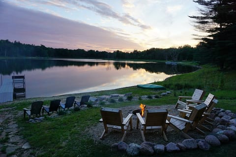 Peaceful Lakefront Vacation near Wisconsin Dells image 2