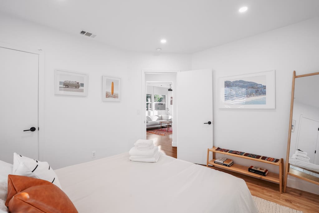 Hillside House with DTLA Views + Zen Cedar Tub - Los Angeles County Hillside House with DTLA Views + Zen Cedar Tub - Los Angeles County