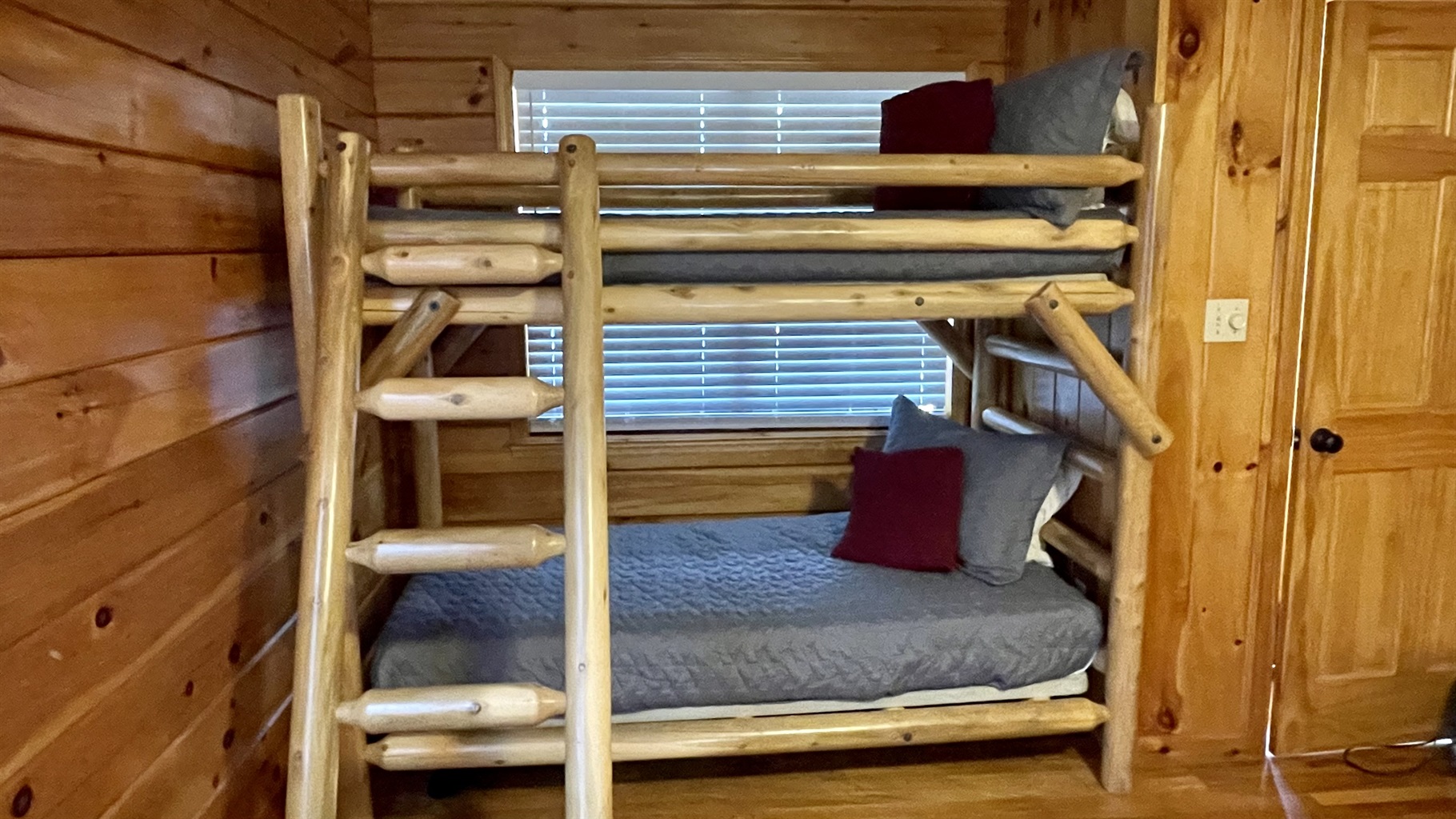 Bunk beds in the second bedroom allows for the kids to have their own bed! - Lazy Bear Den - Sevierville