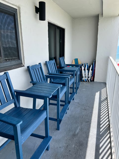 Huge balcony with 4 chairs!