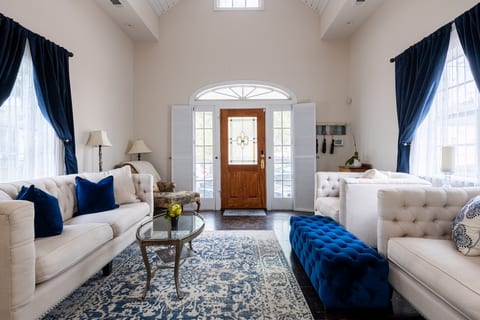 Living room with plenty of seating