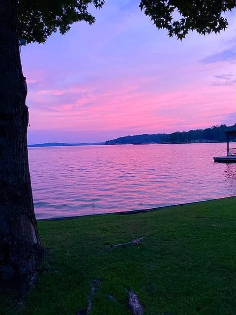 Sunset Pointe Exceptional Lake-front Home