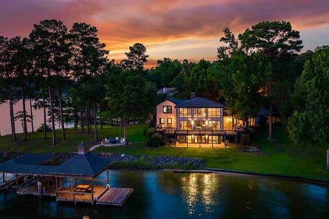 Sunset Pointe Exceptional Lake-front Home