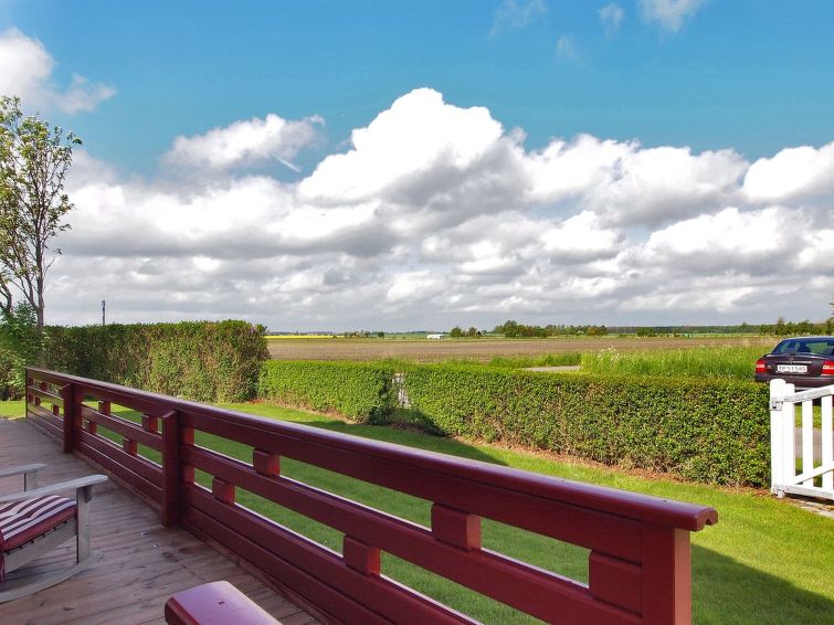 salme-100m-from-the-sea/