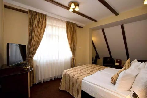 Large apartment ( bedroom + living ) @ Ambient B&B