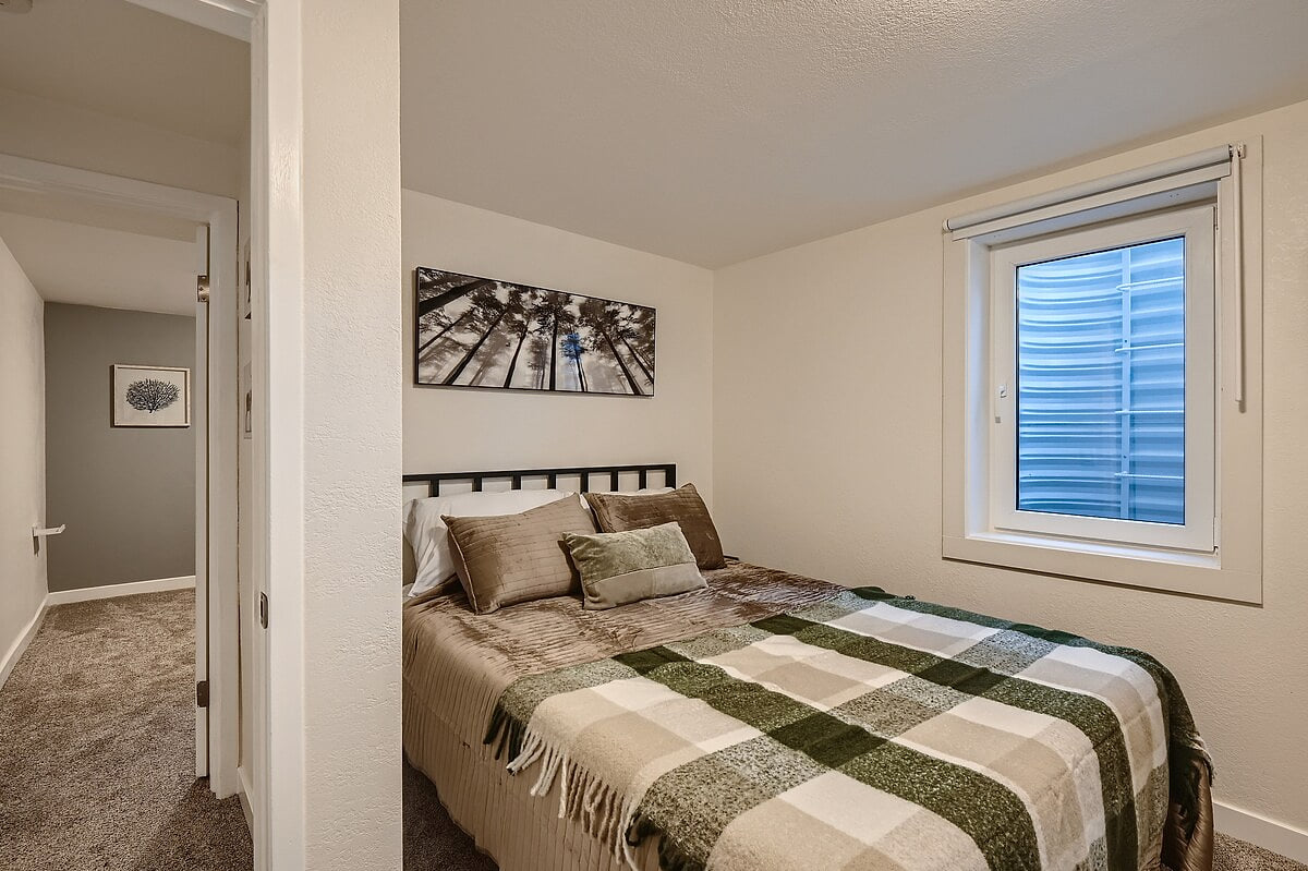 Downstairs queen bedroom