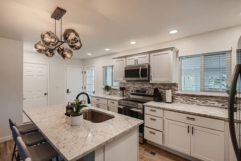 3B-Hot Tub/Fire Pit/Game Rm/Yard-Denver & Boulder