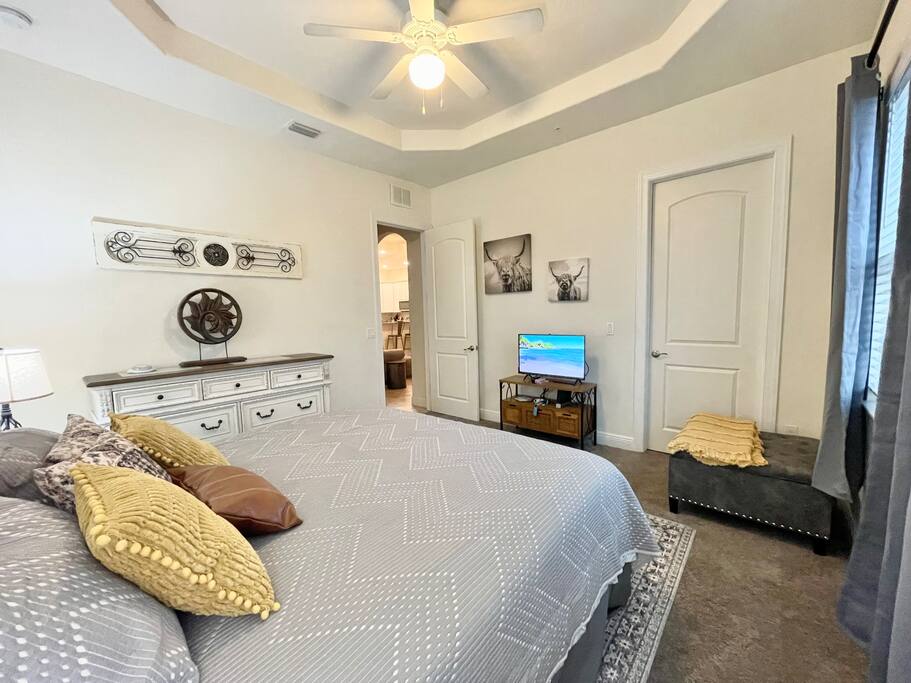 King Suite 2 with Wii Entertainment System