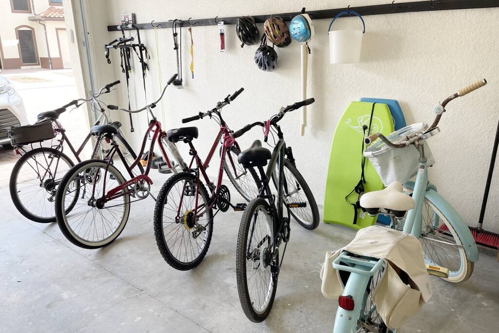 Bicycles to ride to Cape Harbor one mile away / Tarpon Point five miles / Yacht Club seven mines ~ Enjoy!