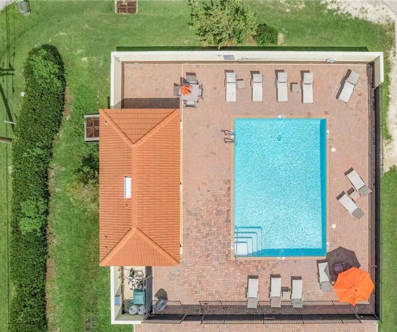 Luxury 3 King Bd~Pool-Bikes-Beach-Golf Supplies