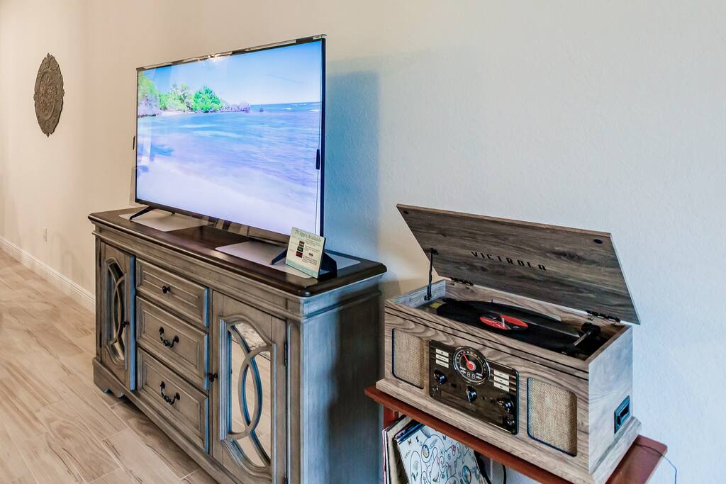 Smart television and record player