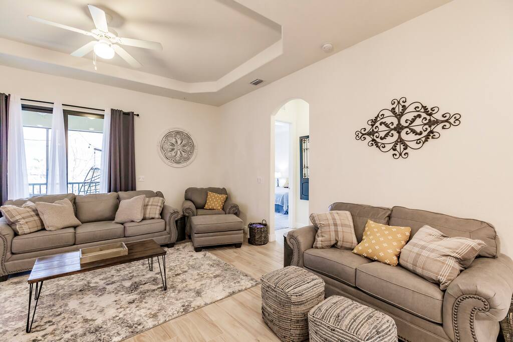 Luxury 3 King Bd~Pool-Bikes-Beach-Golf Supplies