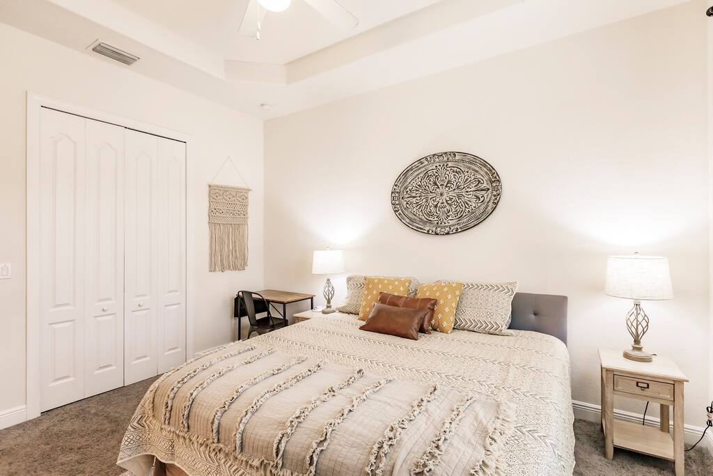 Master Bedroom King Suite