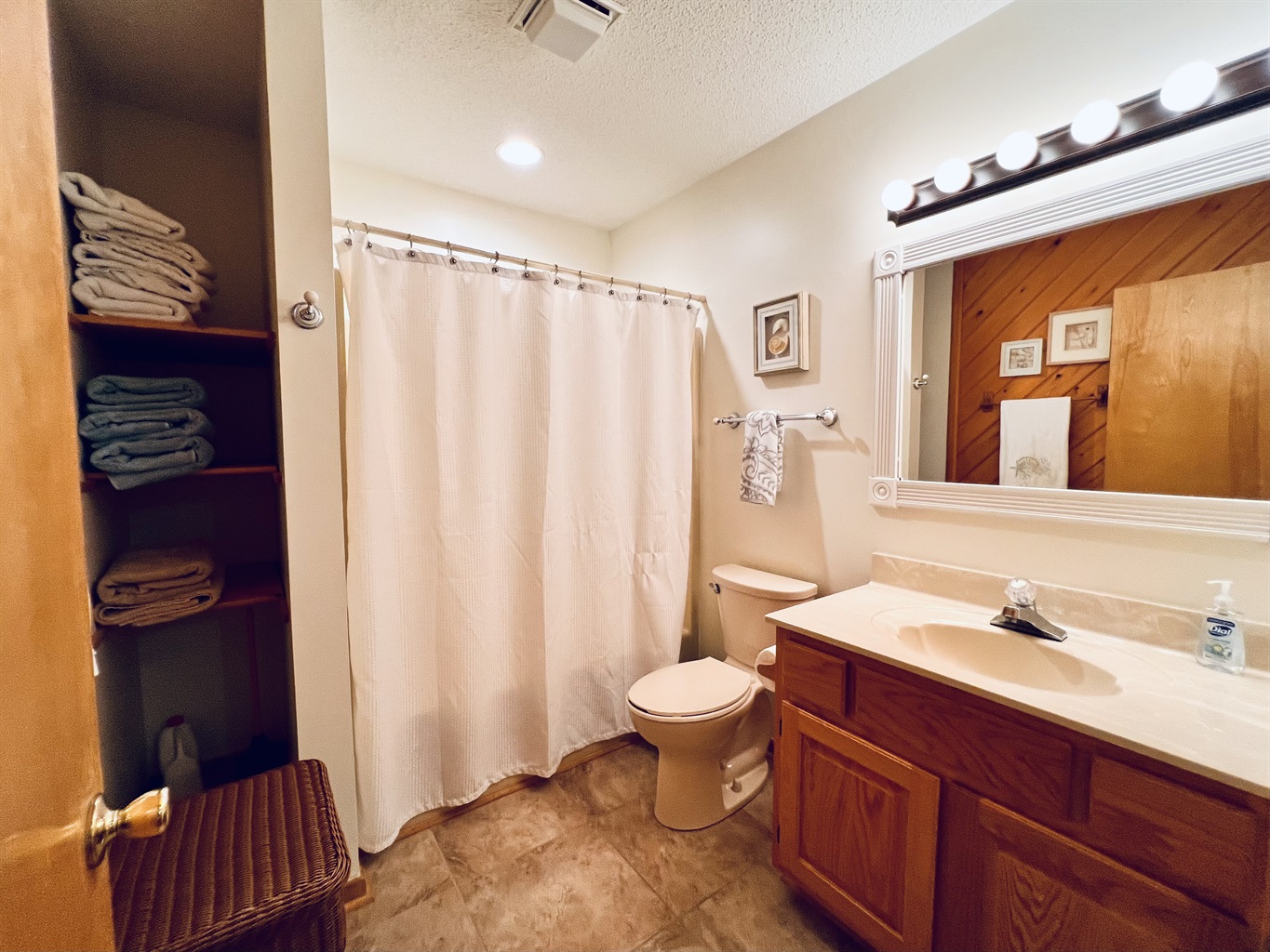 Full bathroom, shower and tub 2nd floor