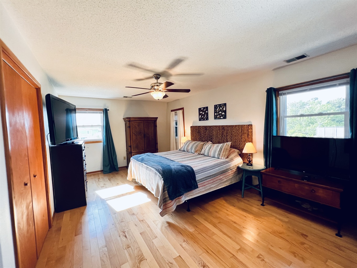 Large King Master, 3rd Floor, Private Door to Deck