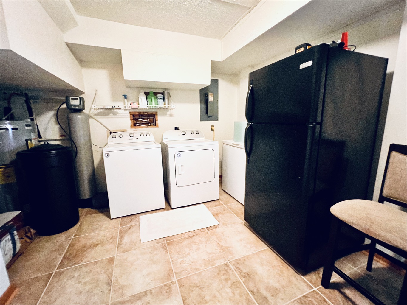 Ground Floor Laundry, 2nd Fridge and Freezer