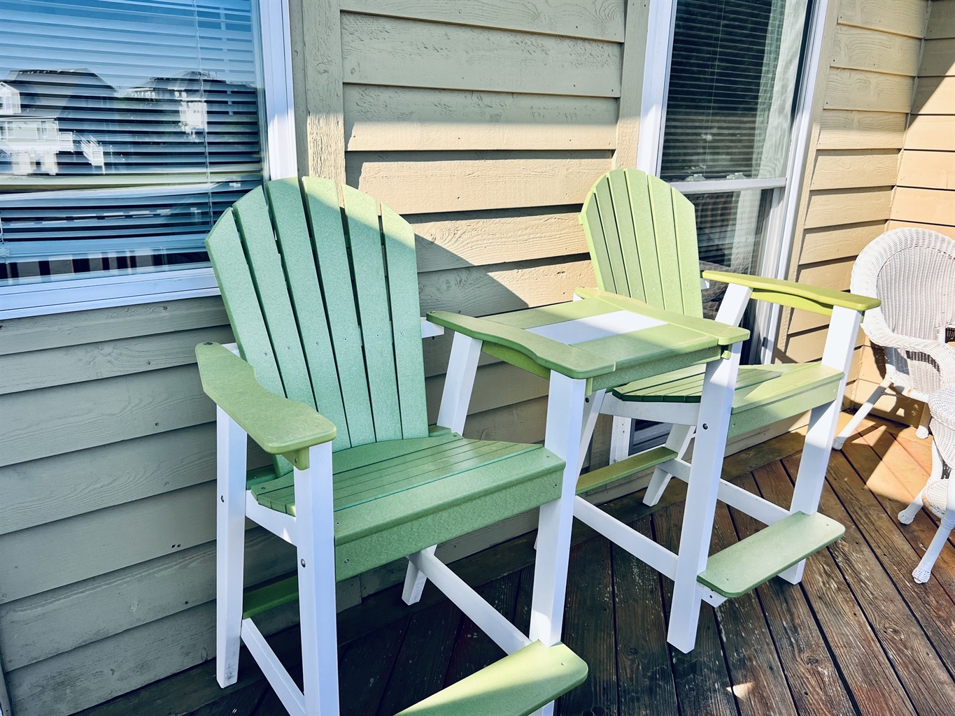 3rd floor deck, front of house