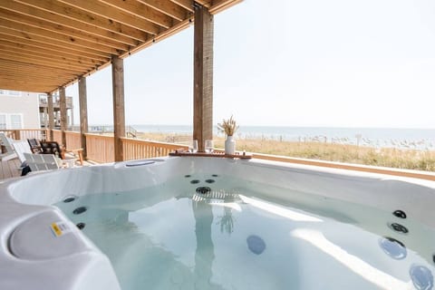 Hot tub on 2nd floor balcony