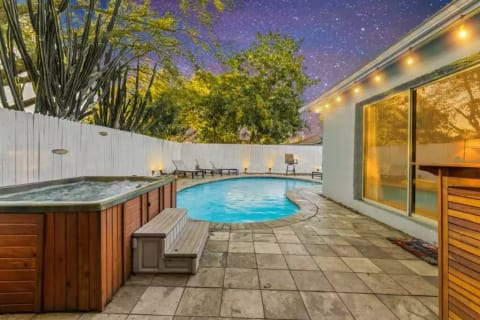 Largo Heated Pool + Hot Tub, sleeps 16, gameroom