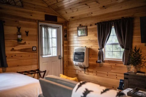 Deer Path Cabin - A Tiny Off Grid Cabin