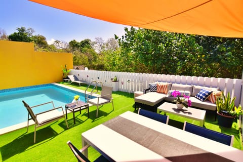 Totally private pool
