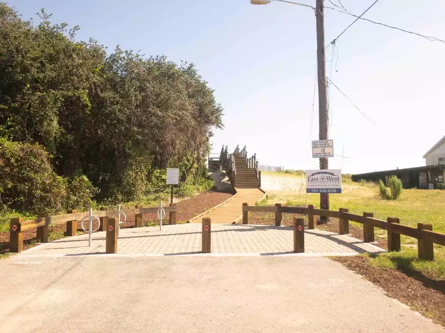 Public beach access with parking - Private Home/Beach/Bases/Fire pit/Wi-Fi/Grill - Norfolk