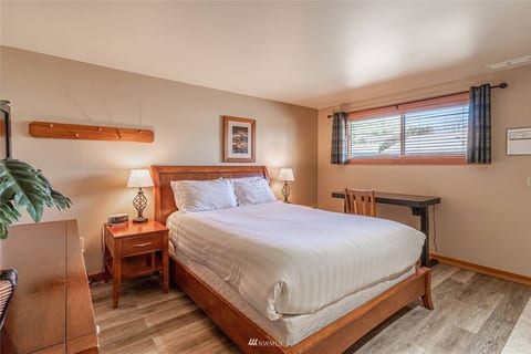 Port Cabana - Unit 3