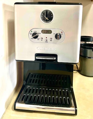 Monthly Rental - Spacious 2 Br w/ Hot Tub