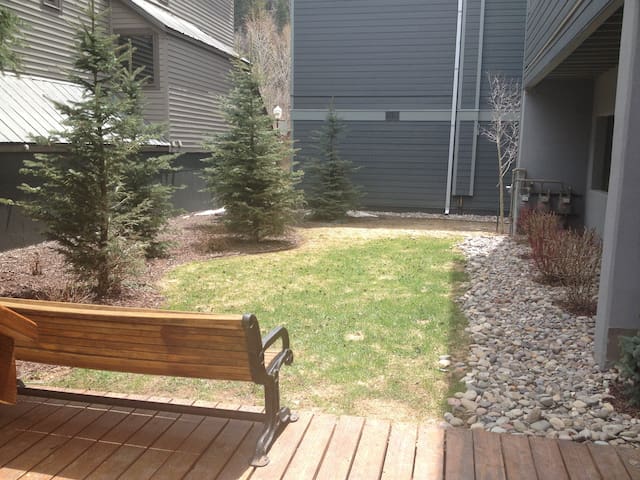 Monthly Rental - Spacious 2 Br w/ Hot Tub