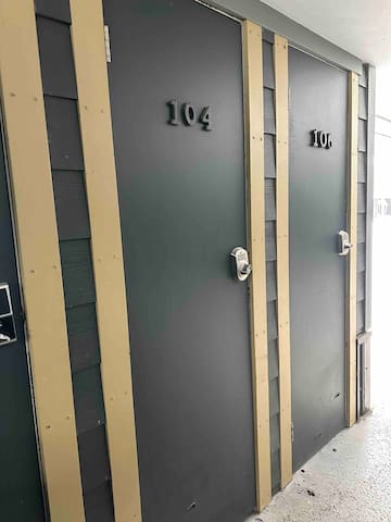 Monthly Rental - Spacious 2 Br w/ Hot Tub