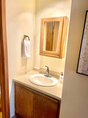 Monthly Rental - Spacious 2 Br w/ Hot Tub