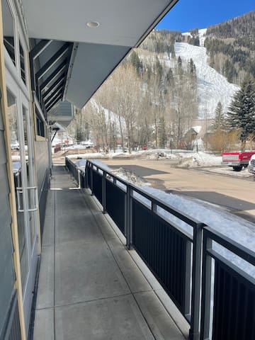 Monthly Rental - Spacious 2 Br w/ Hot Tub