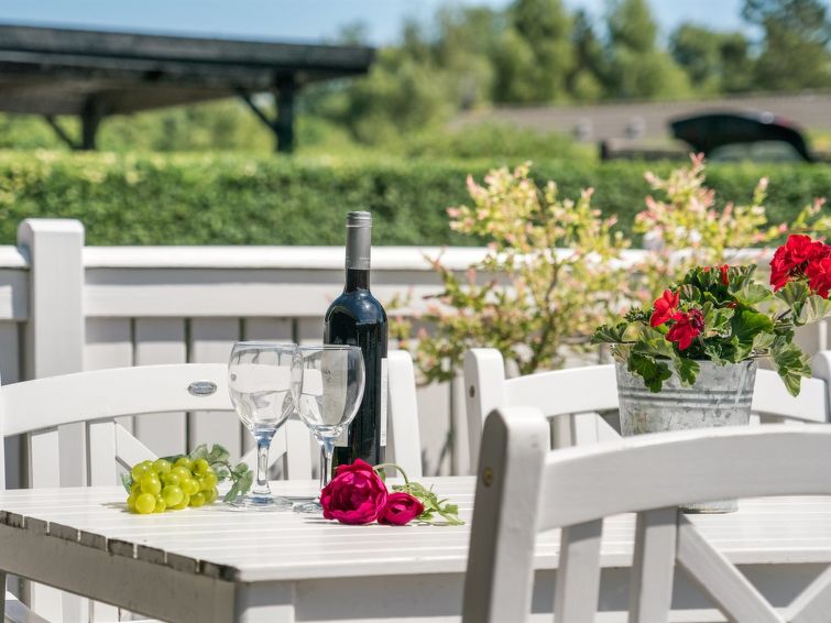 undine-300m-from-the-sea/