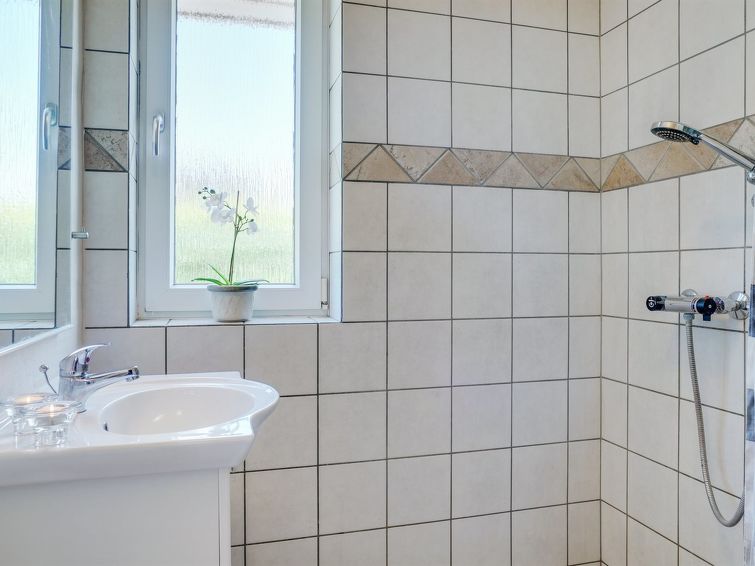 kajana-400m-from-the-sea/