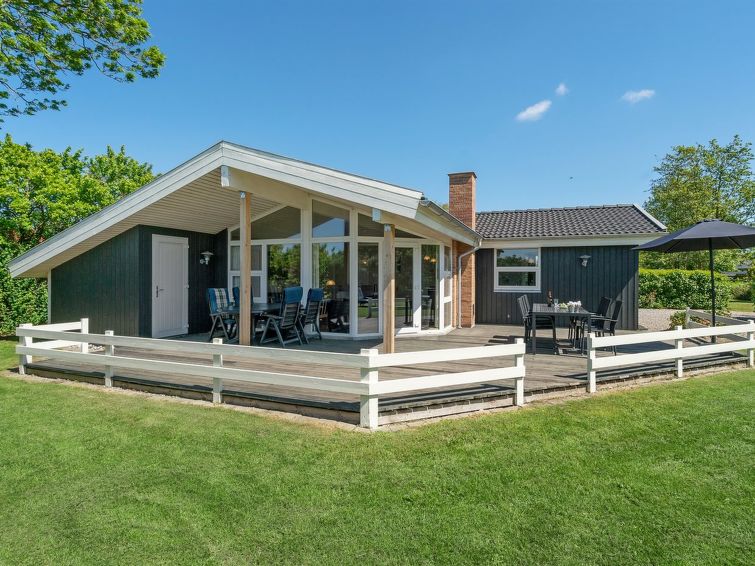 kajana-400m-from-the-sea/