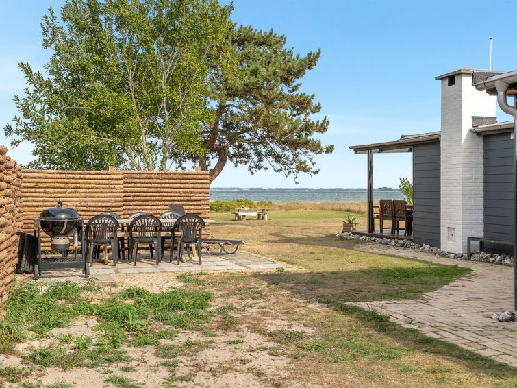 sigurd-20m-from-the-sea/