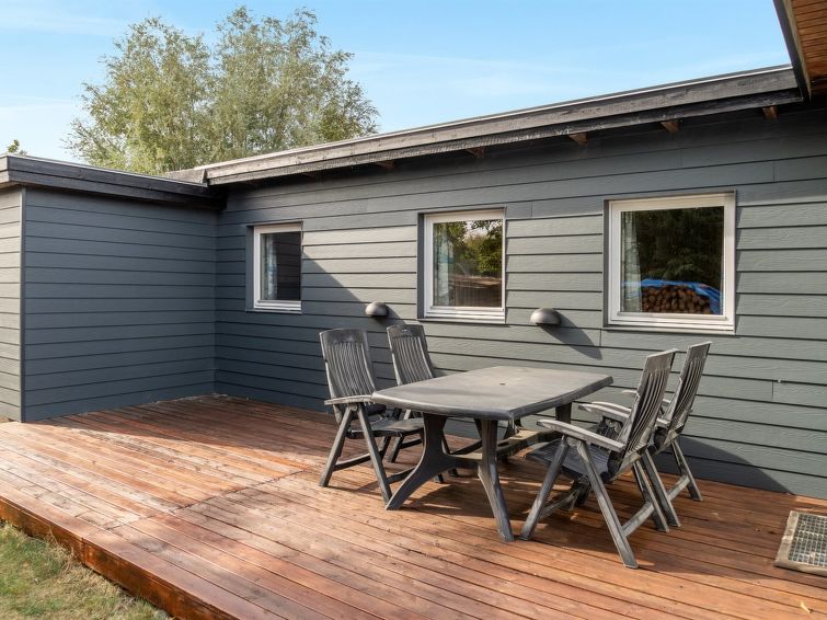 sigurd-20m-from-the-sea/