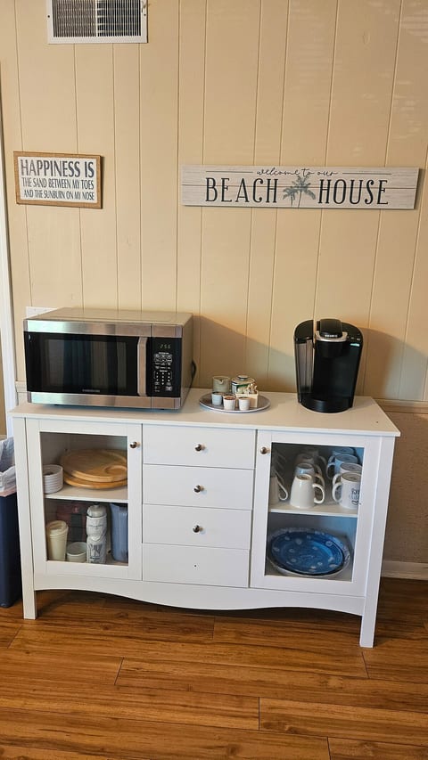 Kitchen provides everything from a Keurig Coffee maker to your own ice machine. Prefer drip coffee? We have that too!