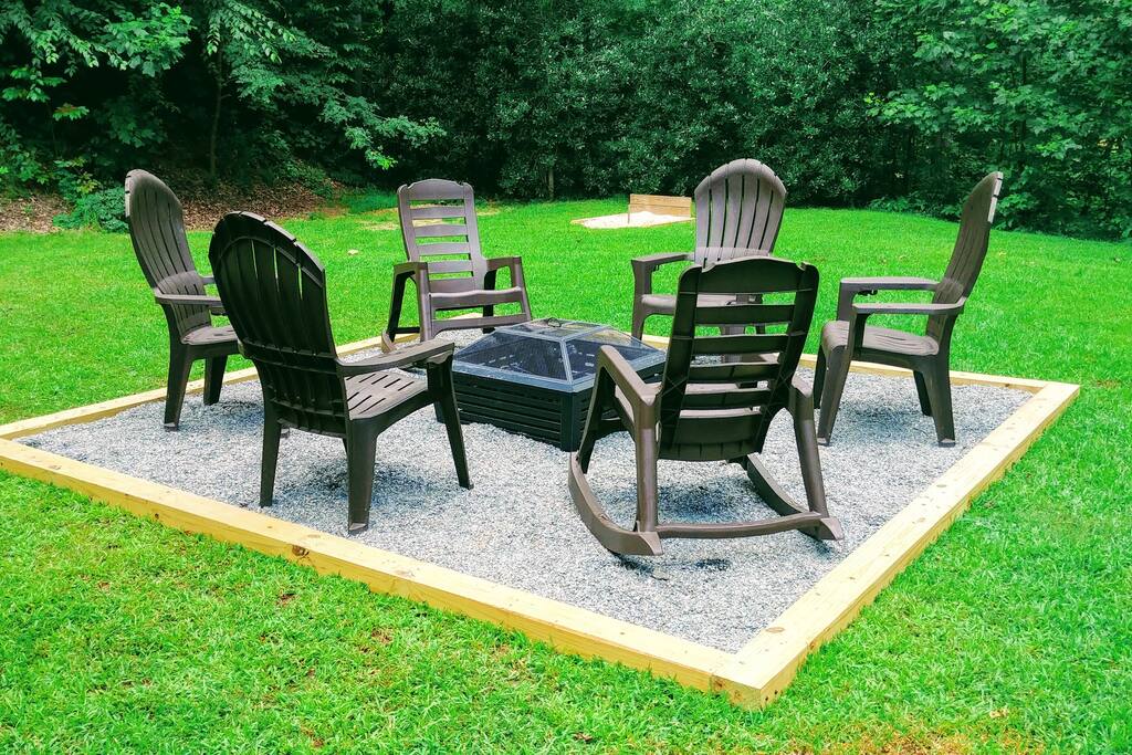 spacious-cabin-escape-or-hottub-or-pool-table-or-pets/