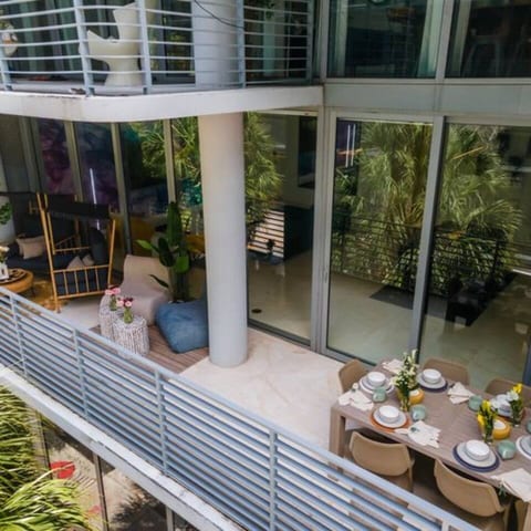 The indoor/outdoor living at its finest!