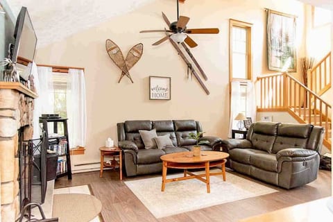 Camelback Ski House 2 mins to Ski Lift & Waterpark