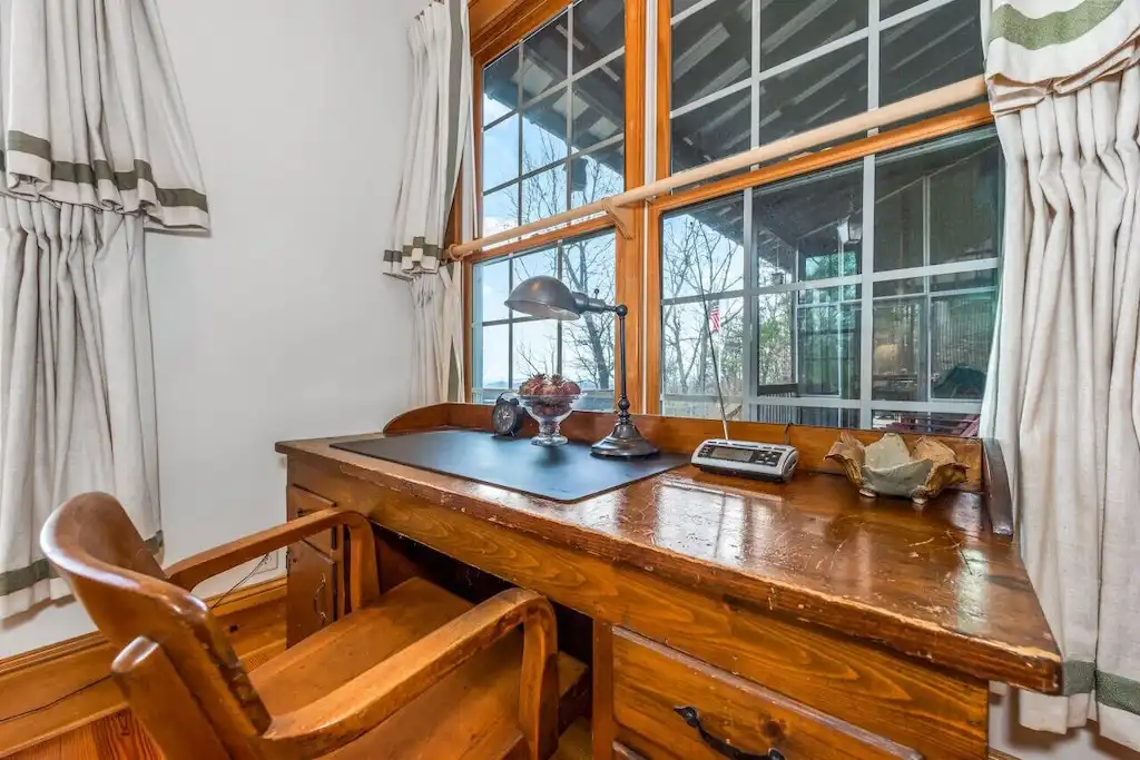 Beautiful antique desk and chair for a private workspace with VIEWS! - Canyon Hideaway Cottage - Mentone