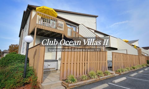 Freshly renovated ! Steps to outdoor pool & beach